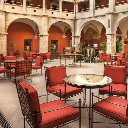 Izan Hotel Trujillo