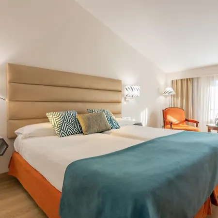Izan Hotel Trujillo