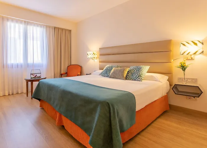 Izan Ξενοδοχείο 4*